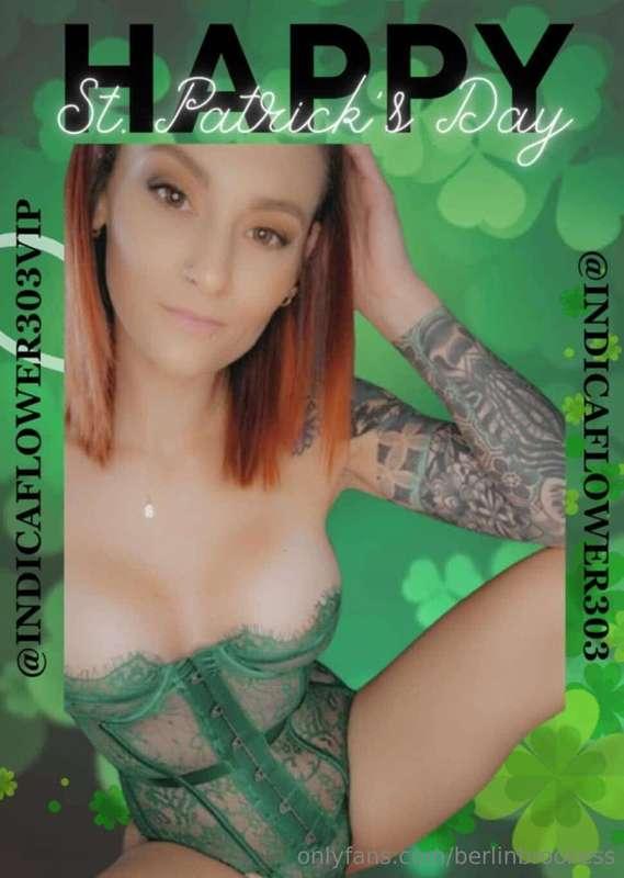 🍀 Get ready to snuggle up with your favorite alt girl next d..