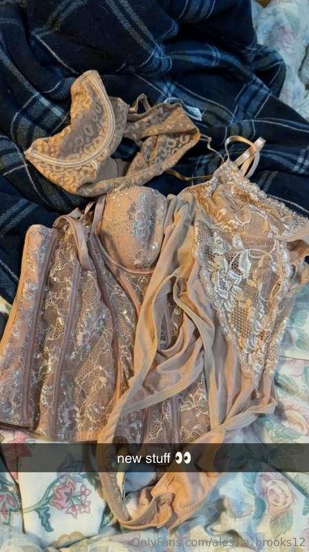 $10 for me to model these for you tonight 😘