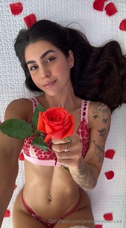 yours to devour 🌹