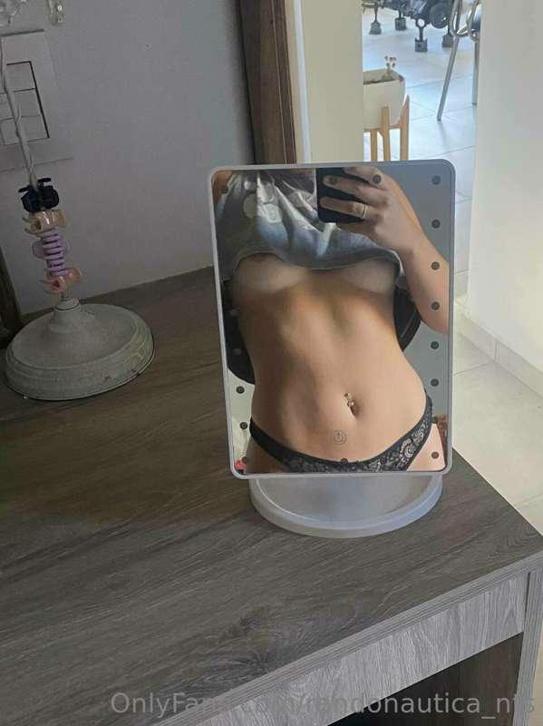 Small or big mirror??

In wich i fit better??
