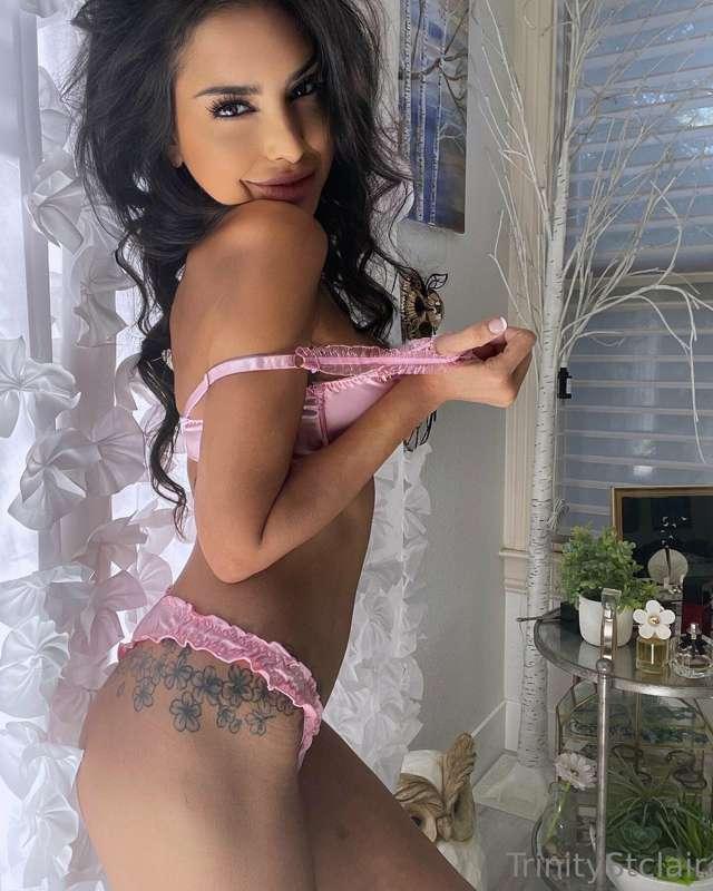 Do you think pink's my best color? 😜