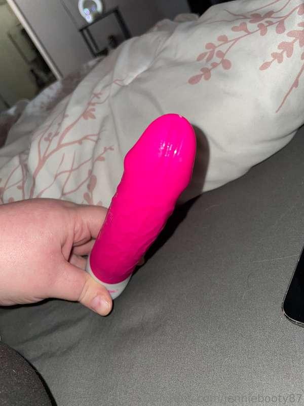 I love wearing no undies and sticking this into my pussy it ..