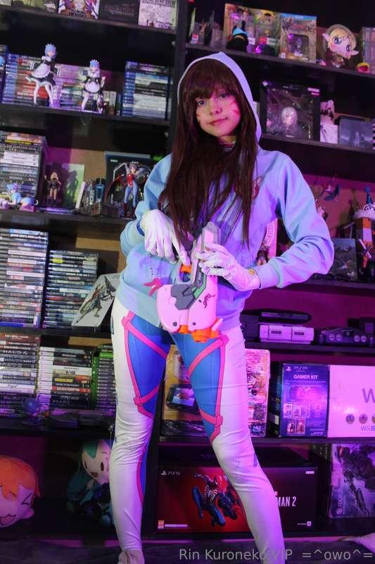 Les dejo estas fotitos de Dva :3 son promocionales de un set..