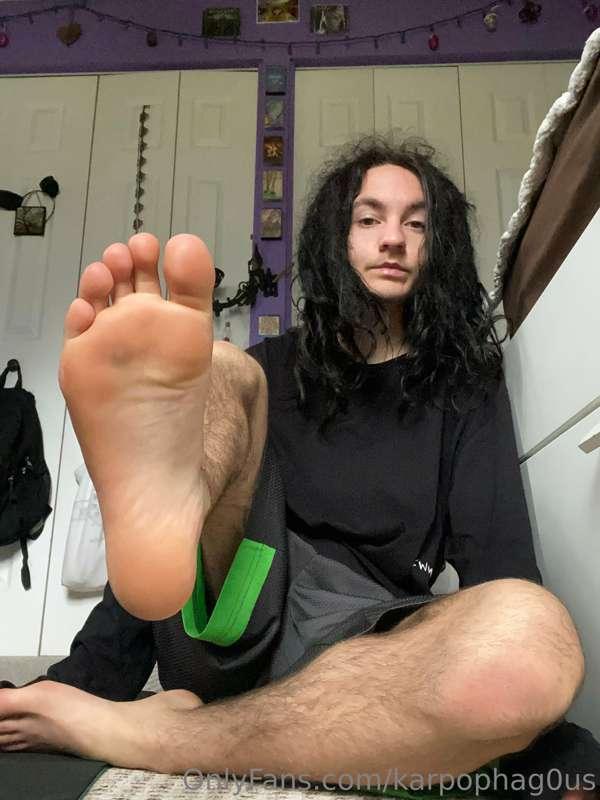 :) im having a casual saturday, what about you?