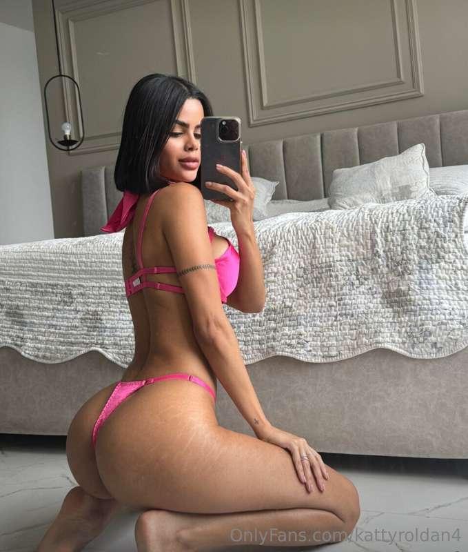 Naughty Big Booty Latina will make you cum 💦 @estefaof