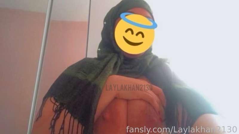 Hijabi boobs