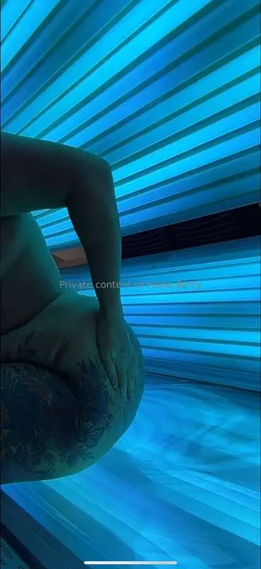 My ass is so PHAT that I have to hold it open to tan between..