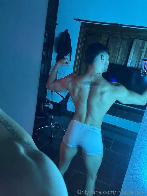 Daddy, if you like my ass, let me show you how I play with i..