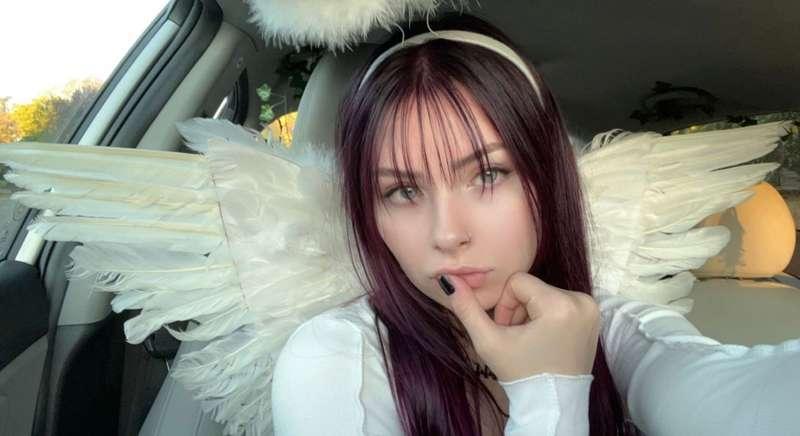 Throwback to this hair 🥺 Do you think I should go back to bu..