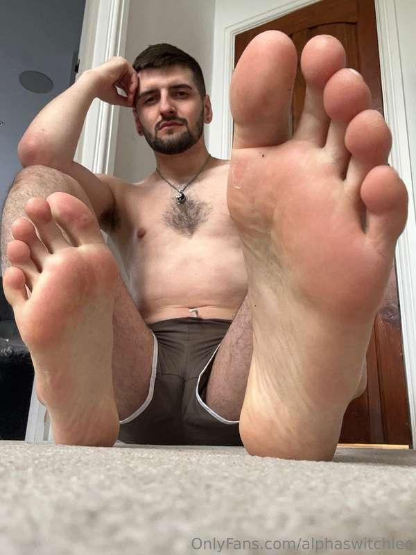 I know them soles make you oh so weak boy 😈