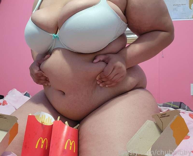 ate 3200 calories of mcdonald's yesterday 
