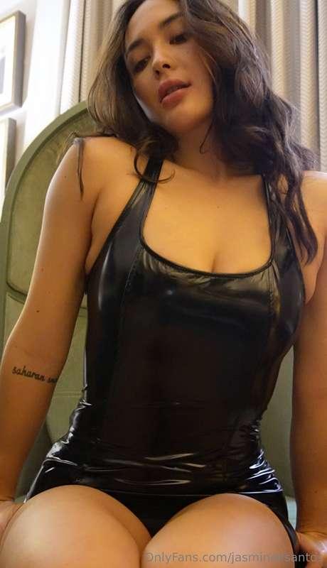 Monday calls for leather 💣