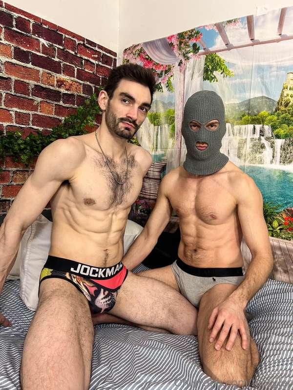 Briefs so tight, you can read our intentions @jackariesxxx 