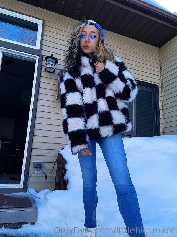 Wow, you whip out the titties in the snow for ONE SECOND and..