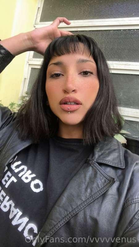 I kinda look rude, right? 💋