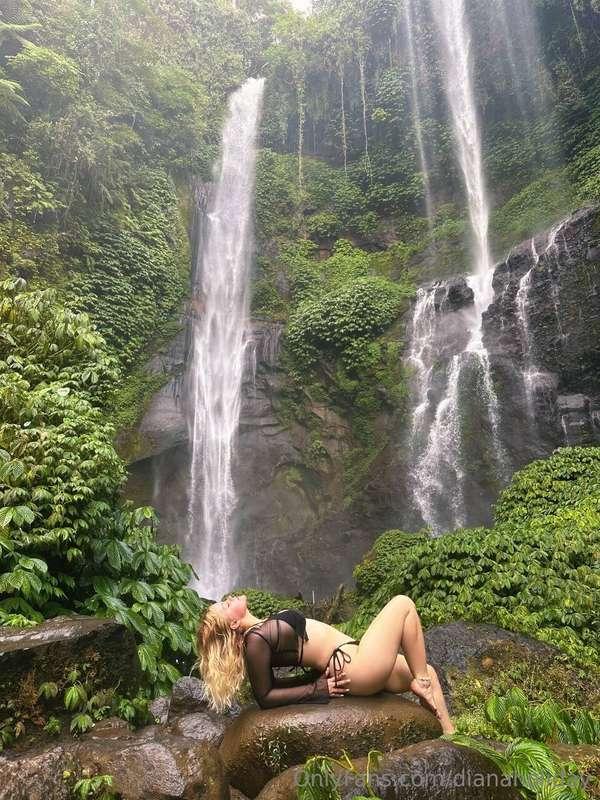 I love it when drops of water splash on my body and my skin ..