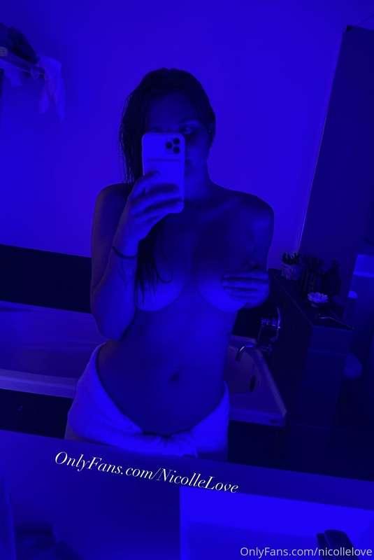 nicollelove image #0