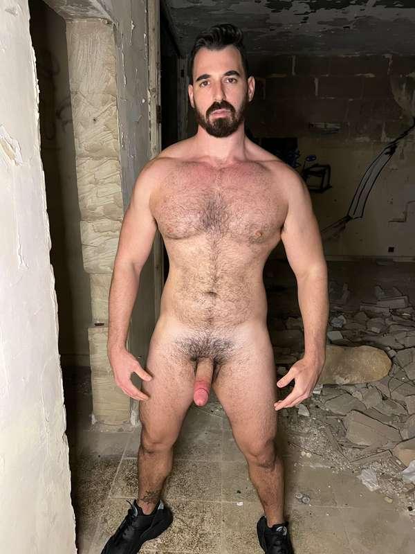Abandon places makes me so wild 😈
Taken in a secret place in..