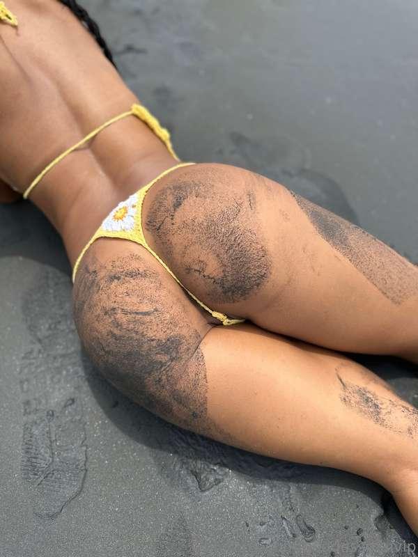sandy ass 🫠