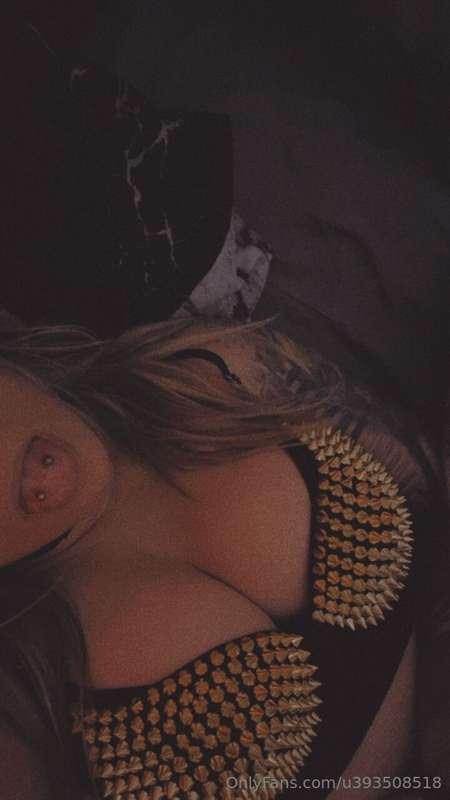 New piercing, venom 💋
