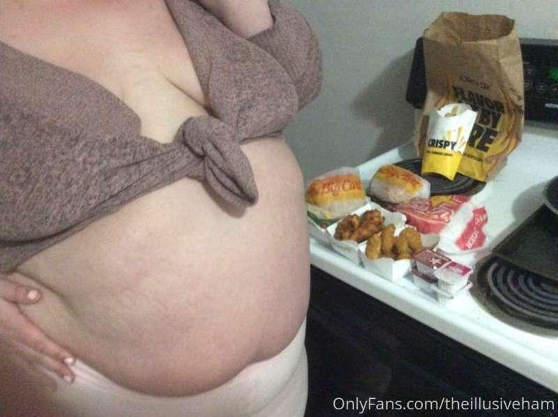 Late night/ early morning fast food binge 🥴 
Still want more..