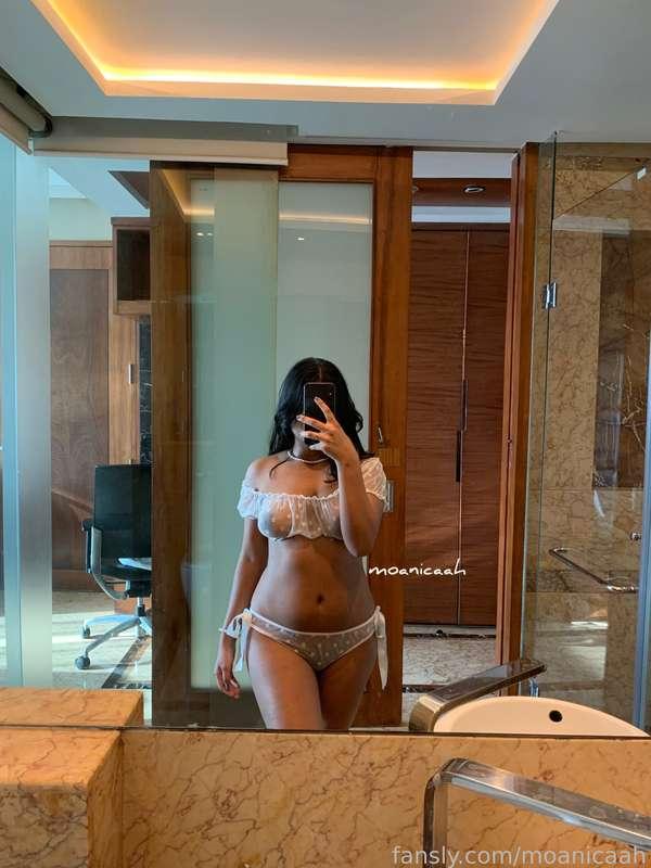 moanicaah image #1