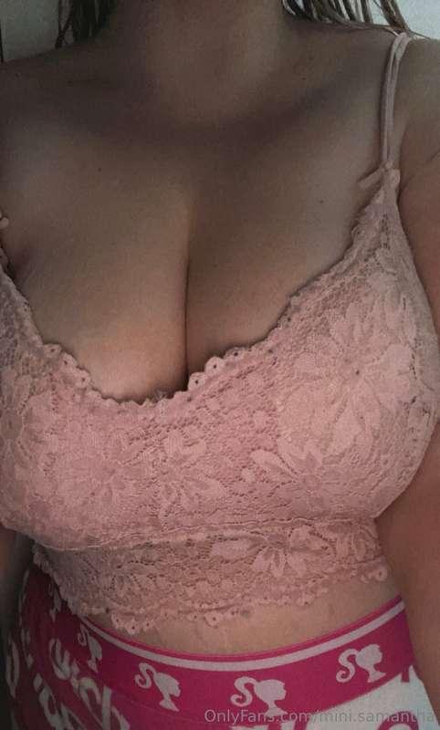 Heyy, it’s me again! Busy weekend and I am SO sorry for not ..