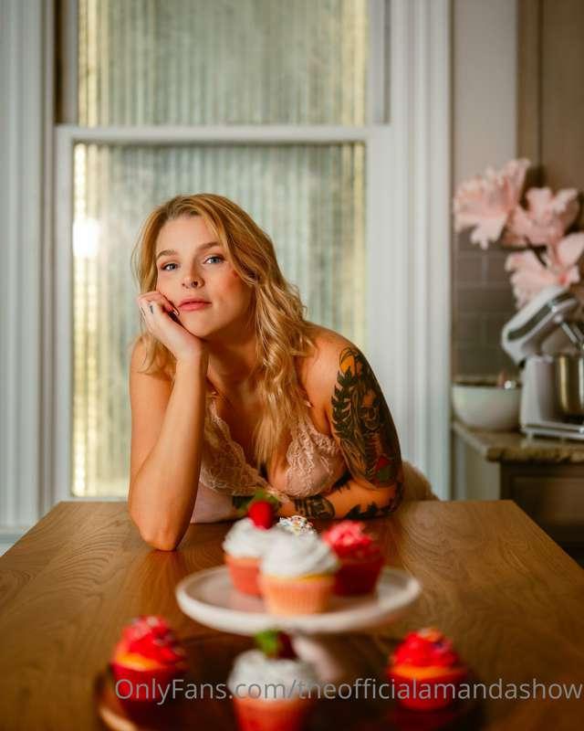 theofficialamandashow image #0