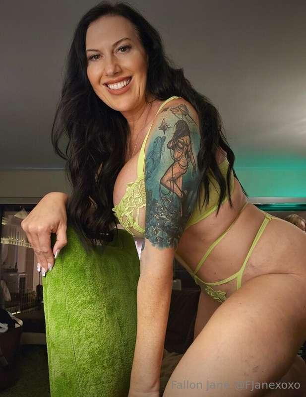 I'm feeling naughty today. Want to play? 😈 @fjanexoxo