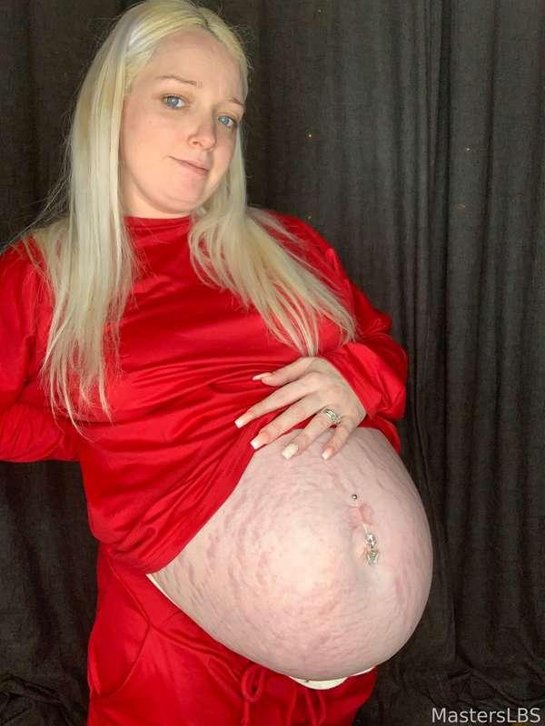 Do you like my outfit?

#fyp #pregnant #bigtits #bigboobs #preggo #bump #mom #mommy #mum #mummy #roleplay #stretched #stretchmarks