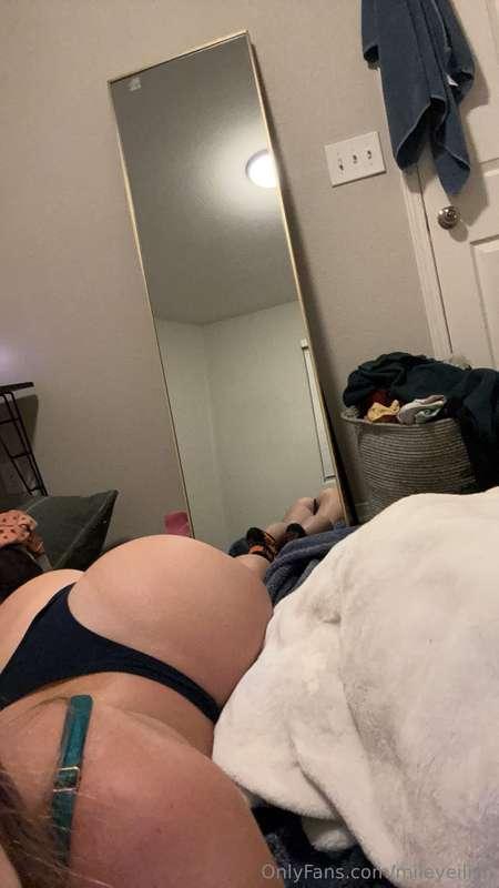 Cutie with a booty 😍