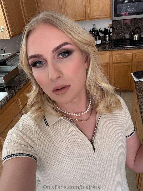 Loved getting all dolled up! First trans angel photoshoot do..