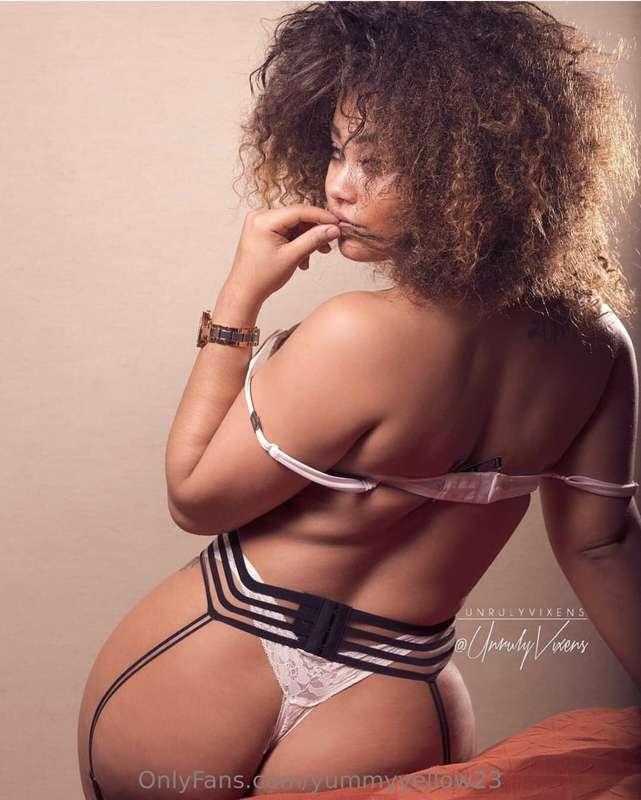 Help me get out of bed 😉💦