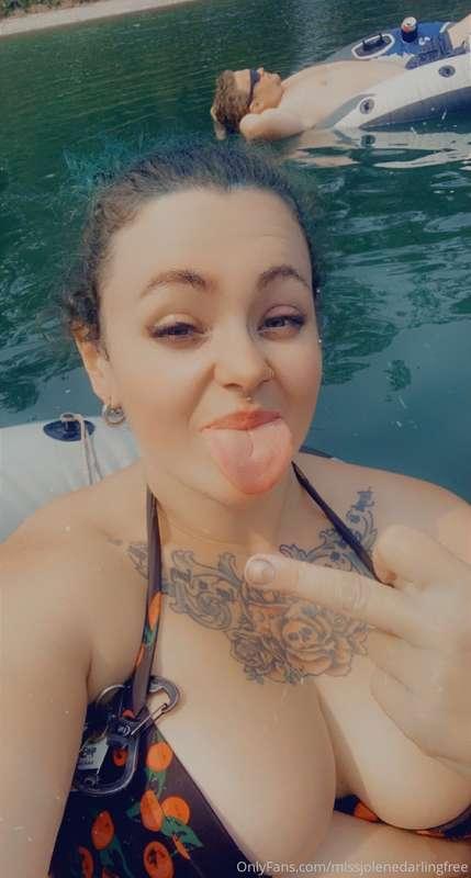 Hope everyone had a great weekend! Tired as fuck floated the..