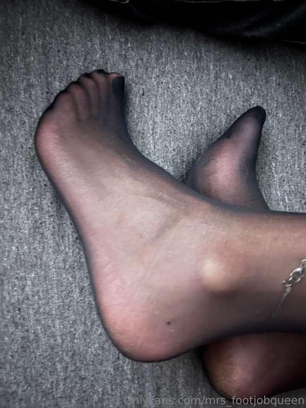 mrs_footjobqueen image #7