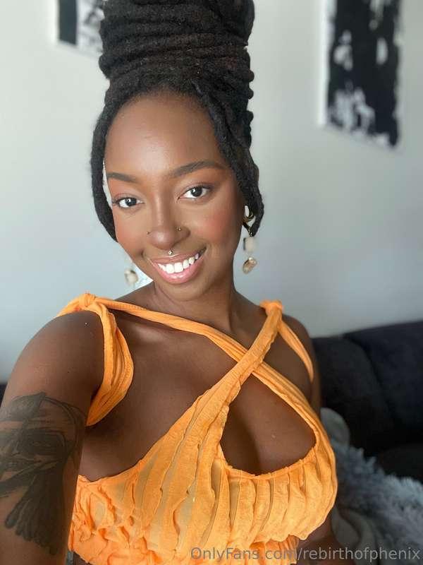 Feelin prettttyyyyy. Should I send you naughty pics later ? ..