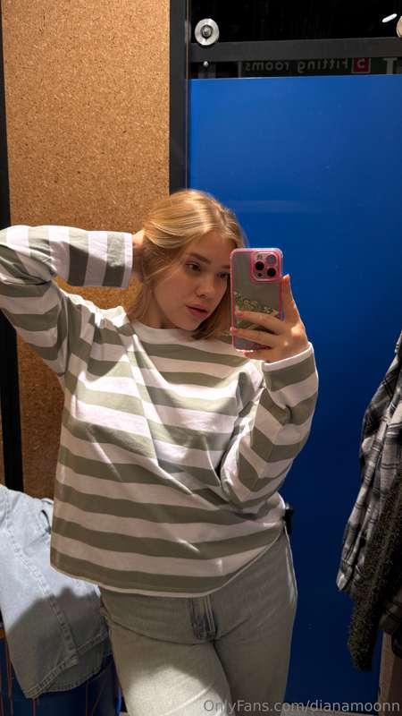 It seems this blouse suits me and I have to buy it😍😋