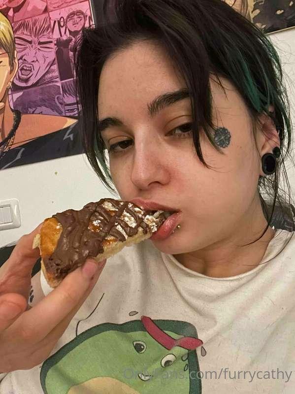 Sweets are my weakness😋🤤 So if you have something sweet, I'm..