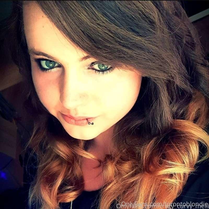 Do you want to see more? Then write me :) @crazy_curvy_melii