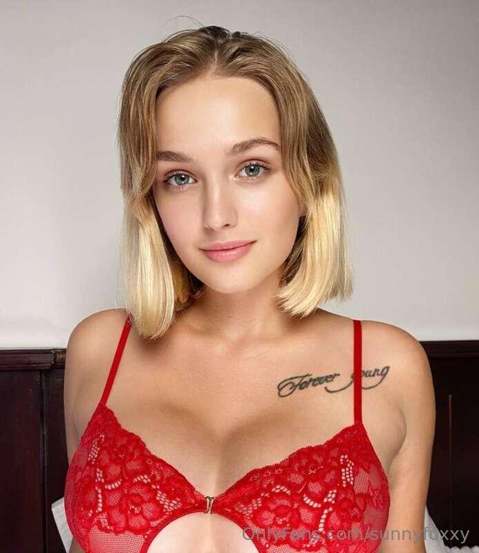 Always horny and wet bunny @sussapusa waiting for your cock ..
