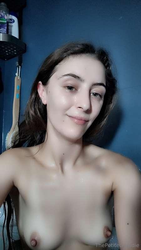 Bathtime boobies!