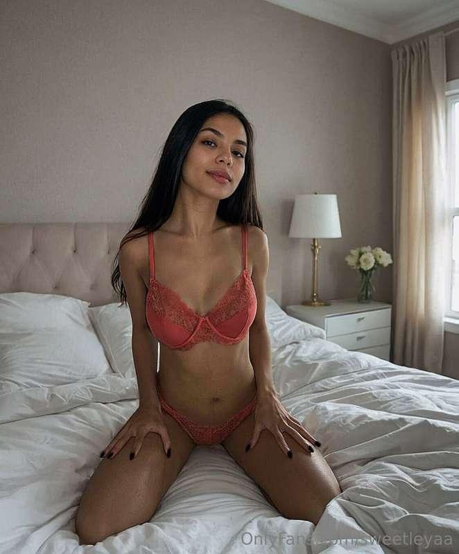 @wood_alisse her tight huge ass needs your hard cock inside!..