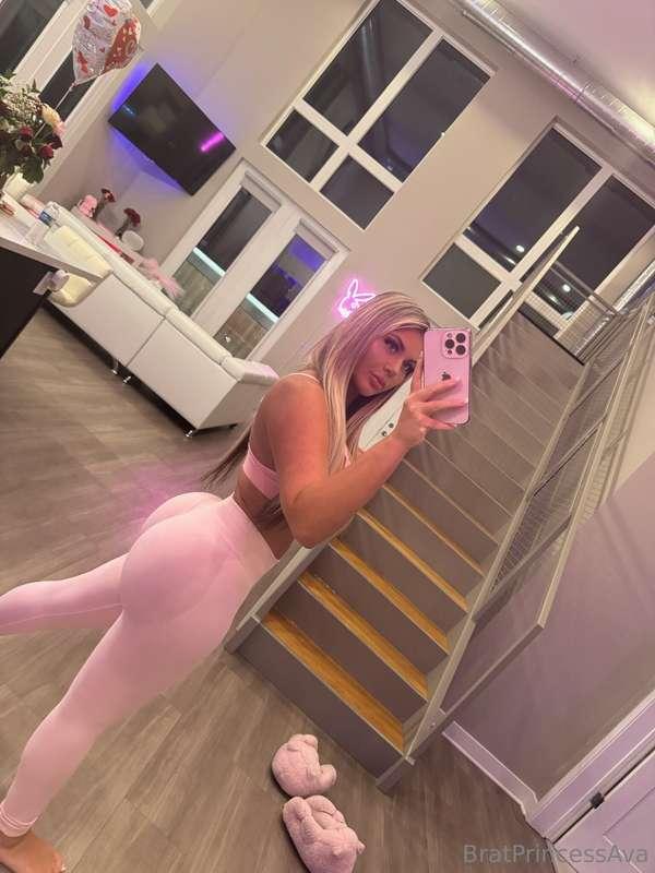 My BBL ass looking extra juicy 🍑🍑P.S. Do y’all not know if u..