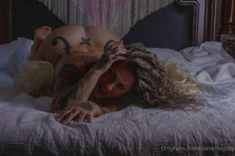 After some technical difficulties, this in-bed photo set is ..