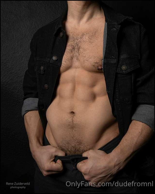 Underwear is overrated, don’t you agree? 😈