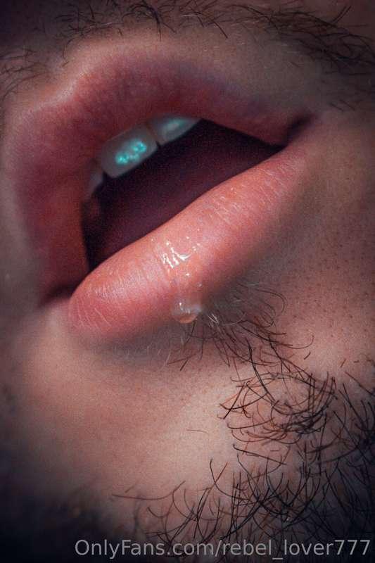 My lips want to slide down your cocks so bad 🤤