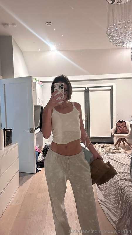 Hiii I’m back!! Took a little break but I want to stream ton..