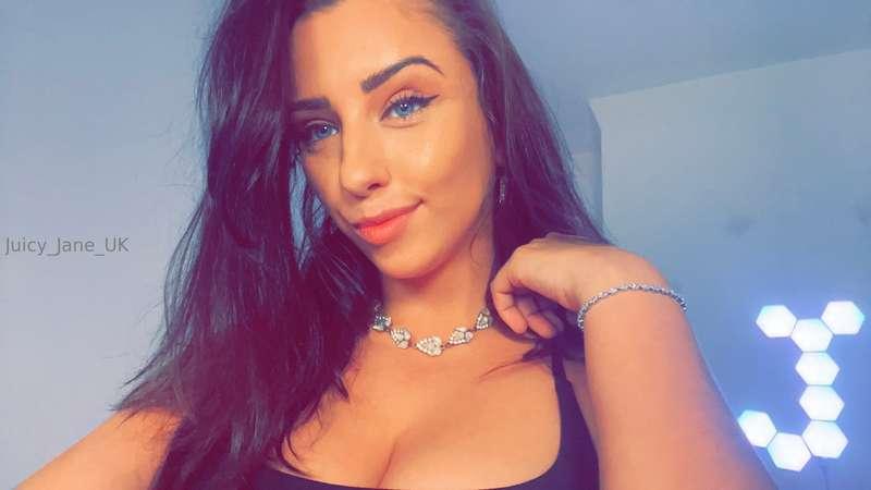 Do I make you hard 😈 
