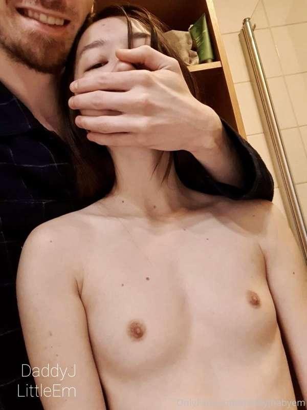 Just a little teasing after our shower 😉👅 Always fun squeezi..