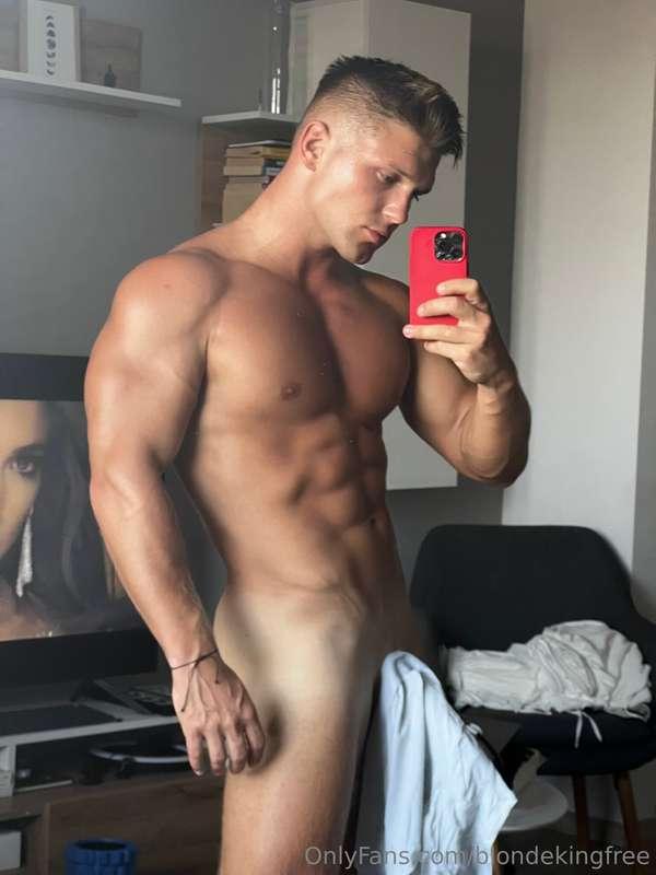blondekingfree image #3
